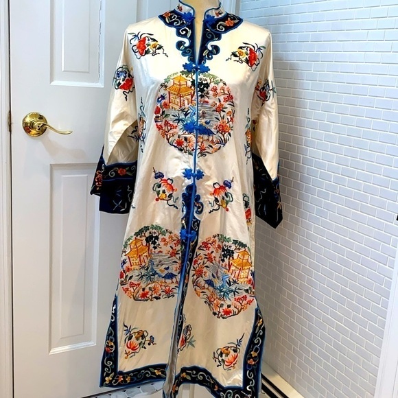 ESME white/black/multi Silk/Rayon Vintage opera coat.Handmade. Size Large. - Picture 11 of 14